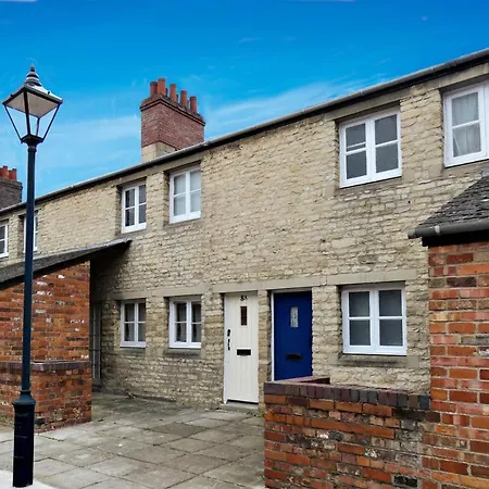Converted Railway Cottage Swindon Exterior photo