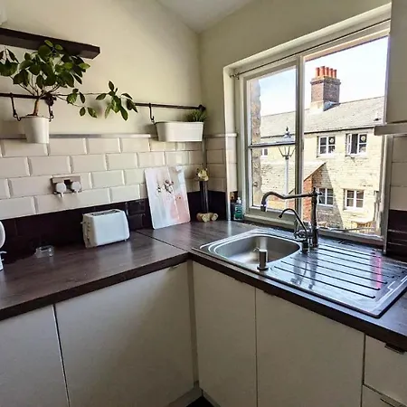Converted Railway Cottage Swindon Exterior photo